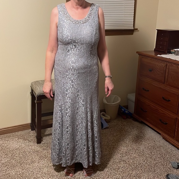 R&M Richards Formal Gown Sz 10 - Picture 4 of 6